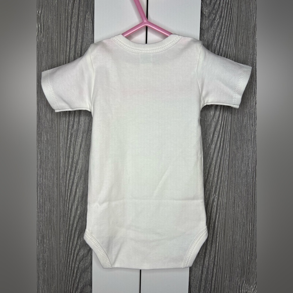 D14.12 NEW Hello Daddy Baby Onesie White Black Print 0-3M - Picture 3 of 4
